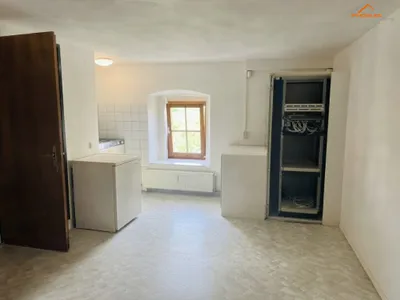 5-Zimmer-Wohnung kaufen in Neunkirchen – 314,4 m², € 249.000 – Bild 5 von 9