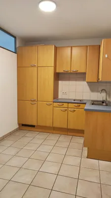 Gewerbeimmobilie mieten in Neunkirchen – 183 m², € 2.080 – Bild 9 von 16