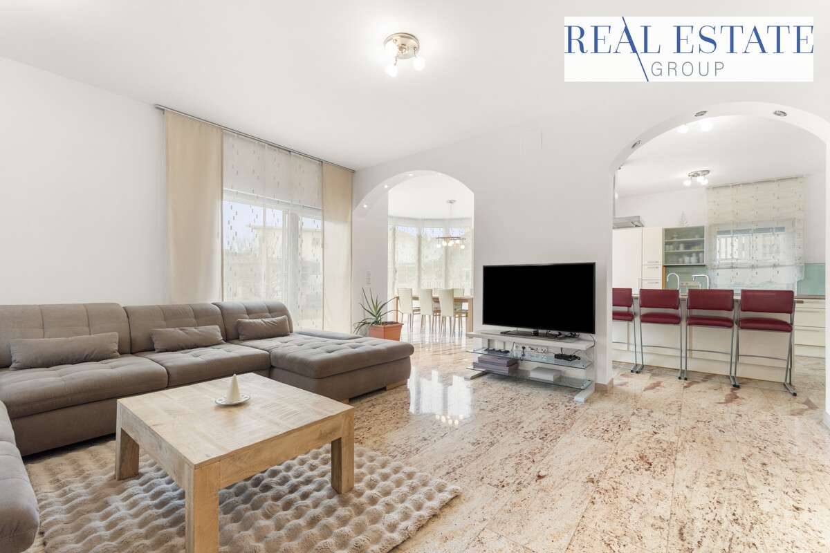 Haus Evelina - Ihr privates Paradies mit Pool, Wellnessbereich & Komfort, Maria Saal