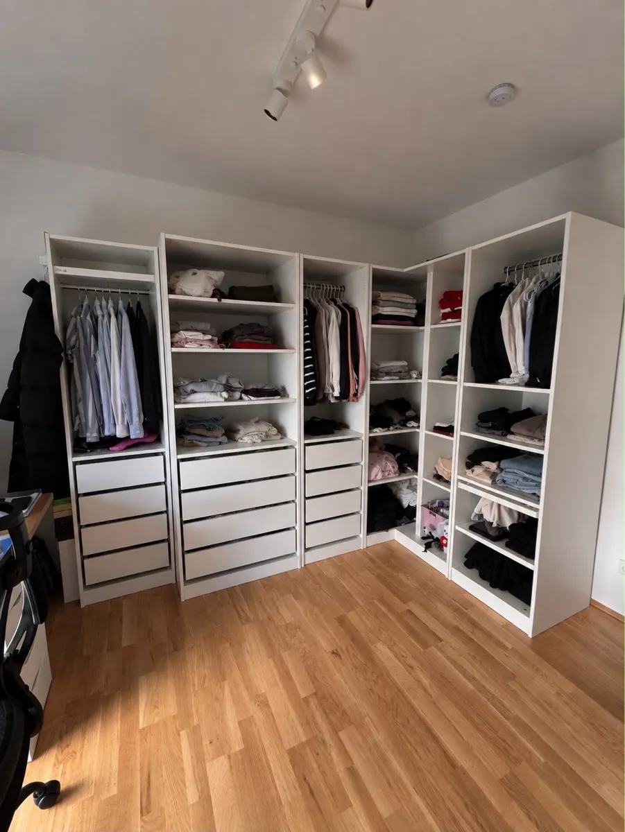 PAX Kleiderschrank weiß, € 600,- (4230 Pregarten)
