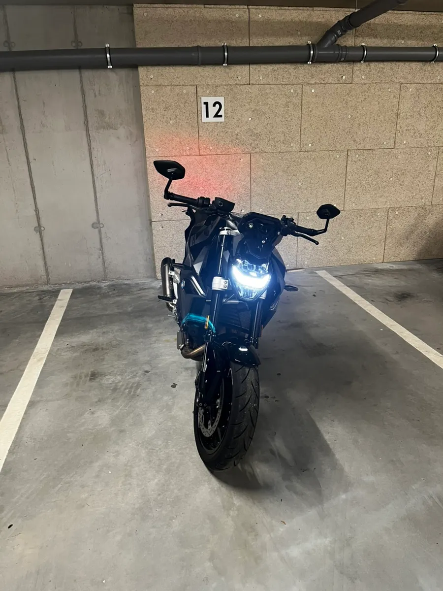 BMW F 900 R