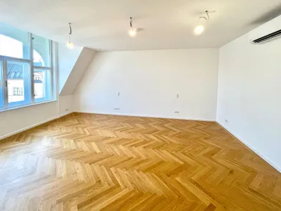 ERSTBEZUG nach Sanierung: Stilvolle 4 Zimmer Altbau-Wohnung mit großzügiger Dachterrasse im Herzen von 1010 Wien zu mieten – Bild 3