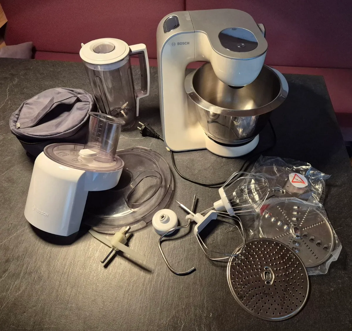 Bosch MUM inkl Zubehör, € 100,- (6571 Strengen)