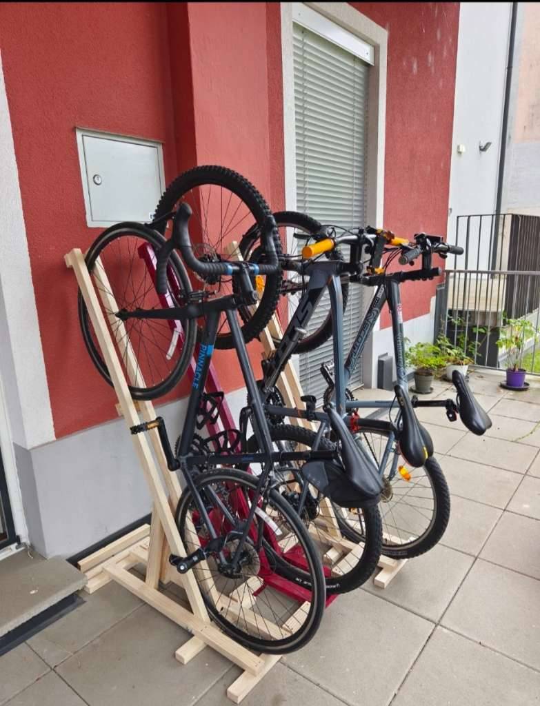 Fahrradstnder aus Holz (selbstgemacht) 3 Stck,  0,- (8700 Leoben) -  willhaben