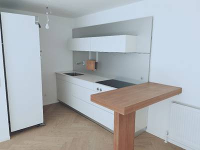 3 Zimmer - Luxus Design Erstbezug - Grünruhelage inkl. Balkon + Kellerabteil