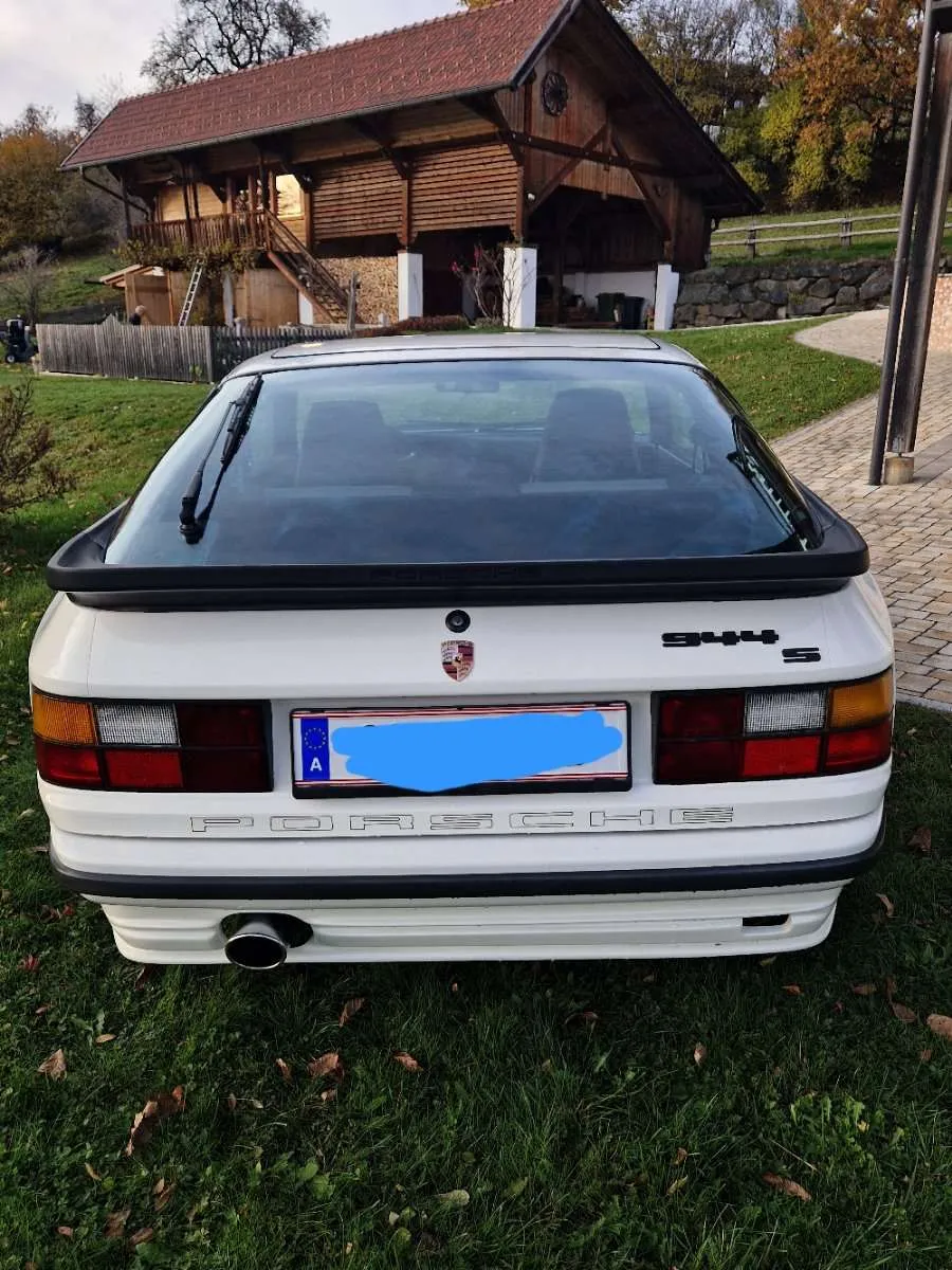 Porsche 944 1988 photo 3