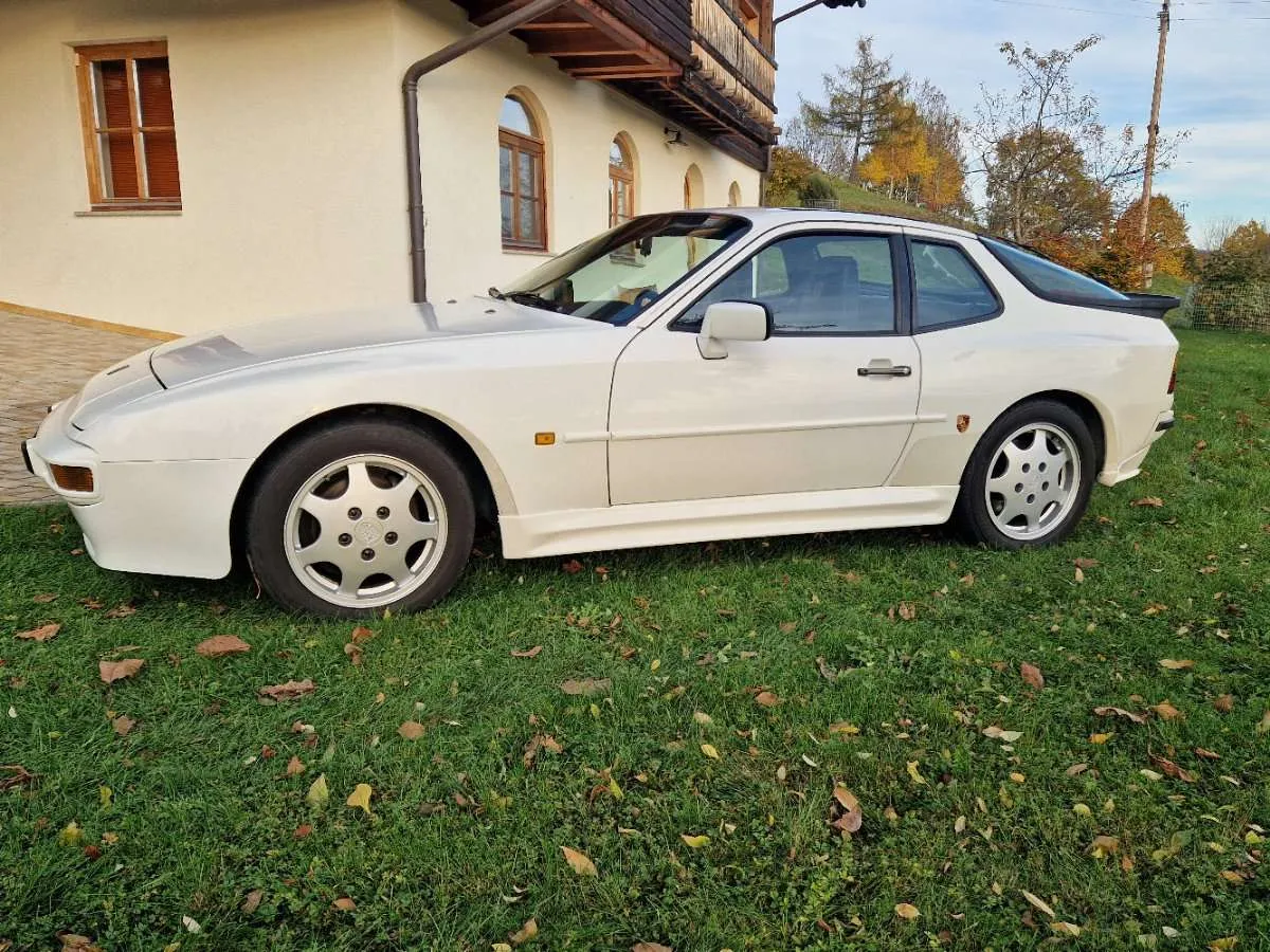 Porsche 944 1988 photo 2