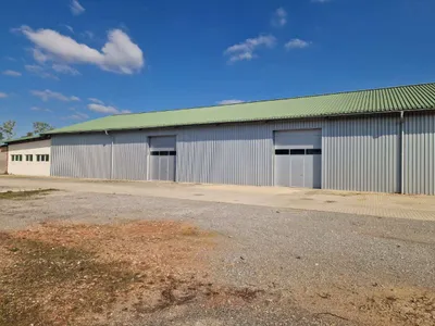 Gewerbeimmobilie mieten in Mistelbach – 1 500 m², € 5 – Bild 3 von 6