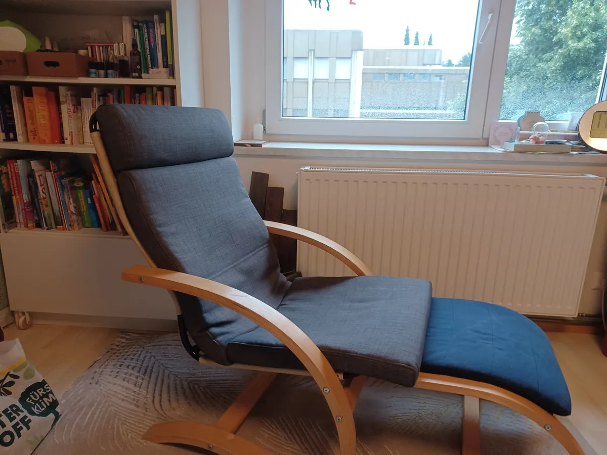 Ikea Relaxsessel mit Hocker, € 35,- (9020 Klagenfurt, 01.Bez.:Innere Stadt)