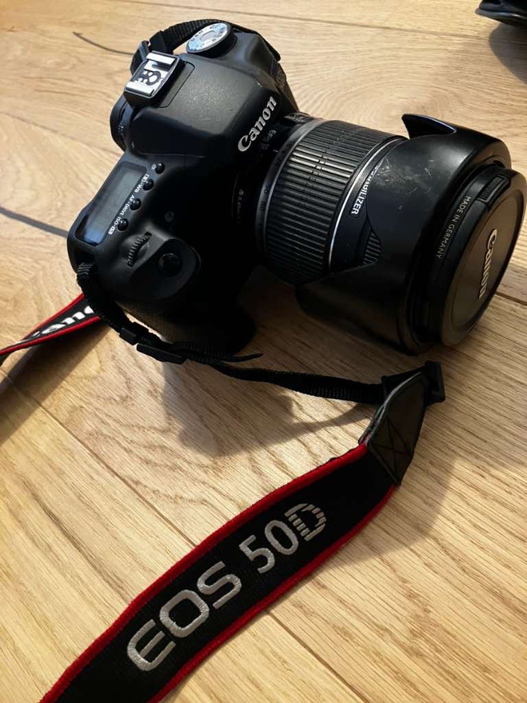 Canon EOS 50D Set *Blitz*Stativ*Fernauslöser*Spiegelreflexkamera