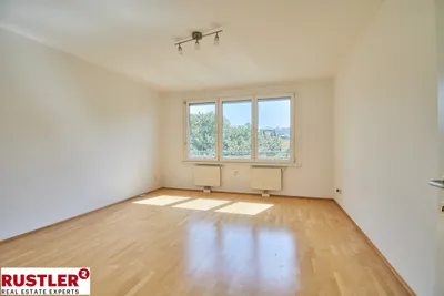 U4 Schönbrunn nebenan !