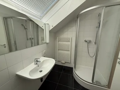 4-Zimmer-Wohnung mieten in Linz – 120 m², € 1.475 – Bild 8 von 8