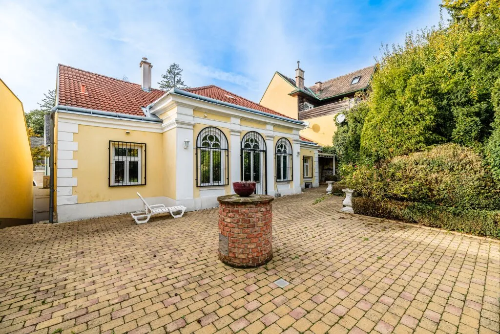 Exklusive Villa in begehrter Lage | Grundstücksfläche ca. 3.718 m² - Widok 2