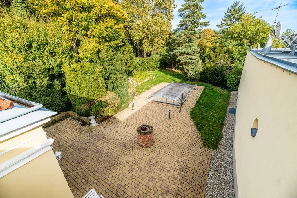 Exklusive Villa in begehrter Lage | Grundstücksfläche ca. 3.718 m² - Widok 3