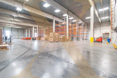 Gewerbeimmobilie mieten in Linz Land – 3 500 m²