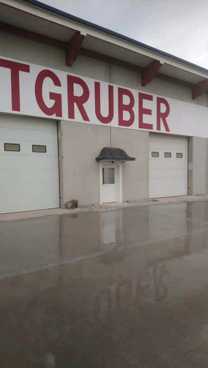 Lagerhalle mit Büro, Carport und Freifläche - Ansicht 3