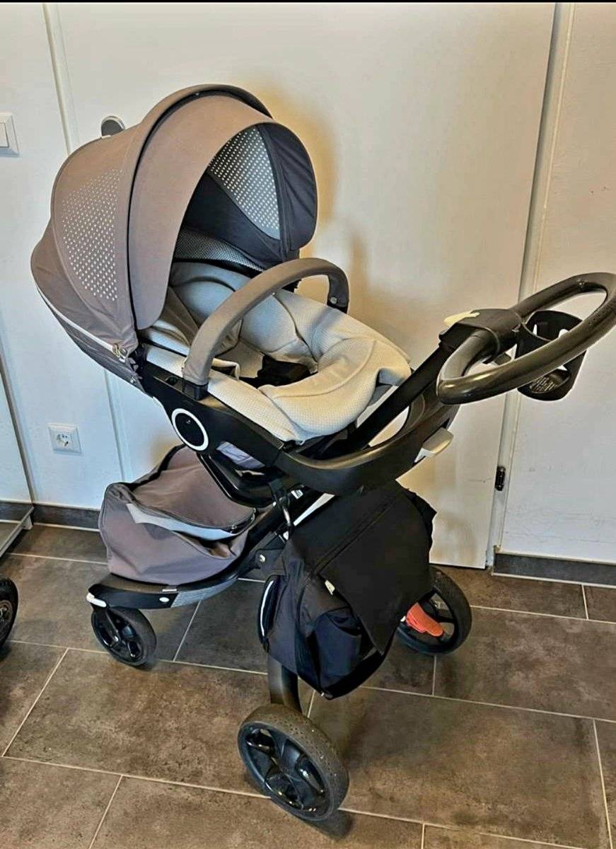 Stokke Kinderwagen - Komplettset (Babyschale, Sportsitz, Wickeltasche &  Getrnkehalter,  250,- (1120 Wien) - willhaben