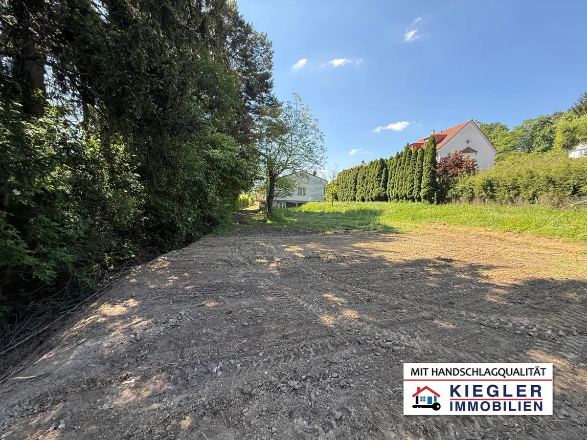 SONNENVERWÖHNTE PANORAMALAGE MIT ENORMEM POTENZIAL: 3000 m² Grundstück mit Bestandshaus, perfekte Südausrichtung, in begehrter Eichgrabner Wohngegend! - Ansicht 3