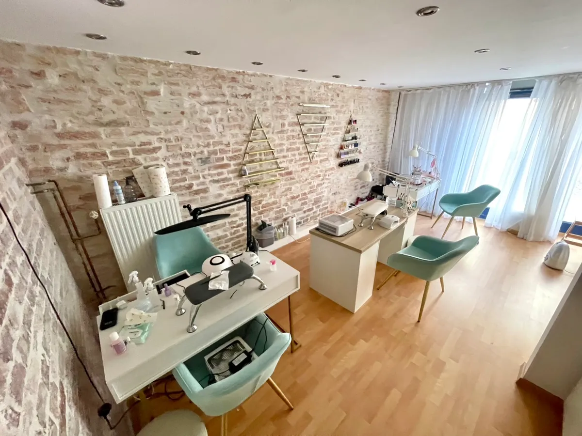 MODERNISIERTES BÜRO/ STUDIO IN ALTBAUHAUS - GUTE LAGE - NÄHE U4 ROSSAUERLÄNDE UND AUGARTEN - UNBEFRISTET - Ansicht 2