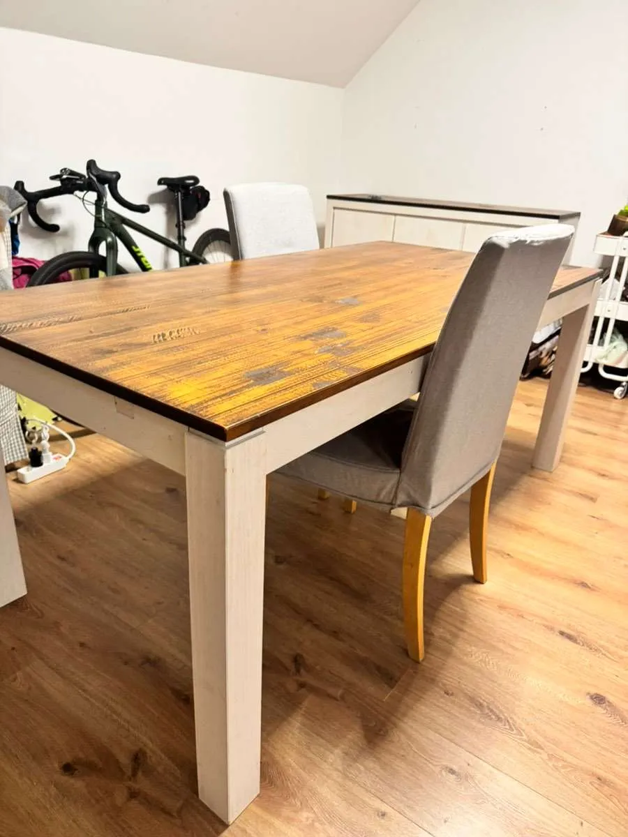 Großer Esstisch mit Sideboard & 2 Stühlen - Shabby Chic - JYSK / Dänisches Bettenlager, € 110,- (2733 Schrattenbach)