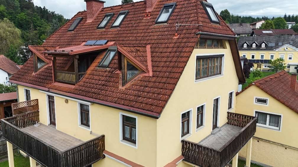 Attraktives Mehrfamilienwohnhaus mit Nebengebäude und 4 Garagen in ruhiger Lage am Rande des Stadtzentrums Voitsberg - Ansicht 3