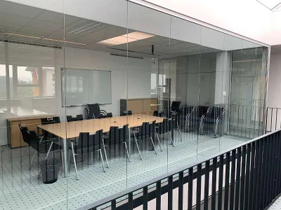 15-Zimmer-Gewerbeimmobilie mieten in Vöcklabruck – 900 m², € 10 – Bild 4 von 13