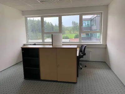 15-Zimmer-Gewerbeimmobilie mieten in Vöcklabruck – 900 m², € 10 – Bild 9 von 13