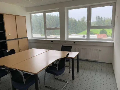 15-Zimmer-Gewerbeimmobilie mieten in Vöcklabruck – 900 m², € 10 – Bild 7 von 13