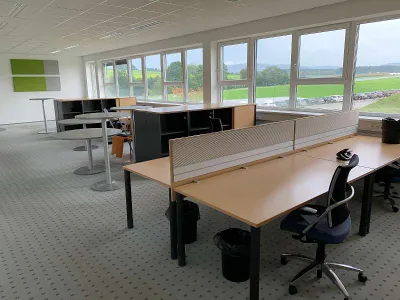15-Zimmer-Gewerbeimmobilie mieten in Vöcklabruck – 900 m², € 10 – Bild 12 von 13