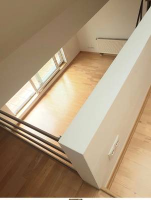 Helle, ruhige Dachgeschosswohnung mit Balkon