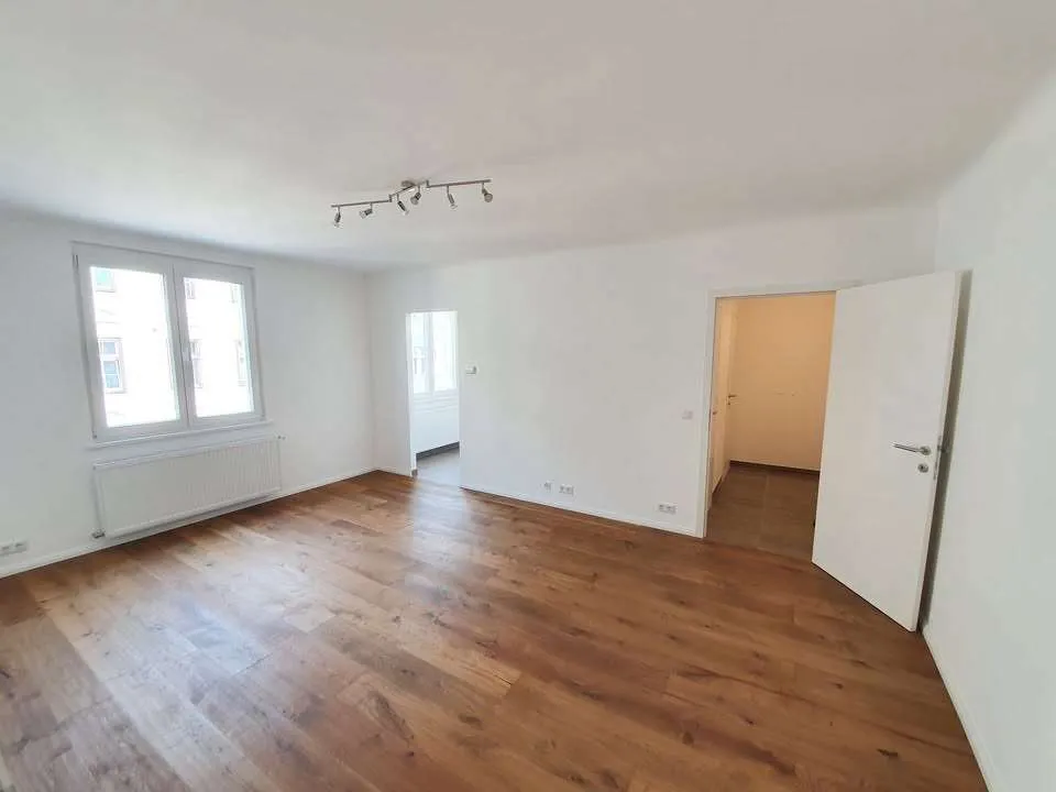 Privat! Top renovierte Wohnung in ausgezeichneter Lage - Ansicht 2