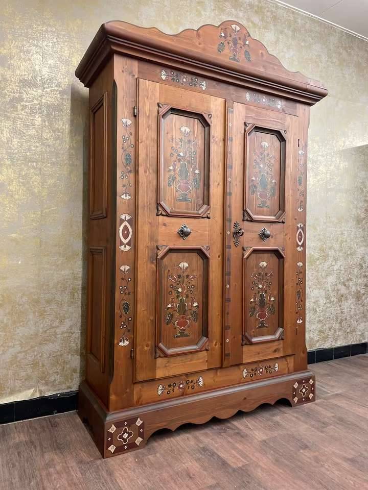 Voglauer Bauernschrank zweitürig Braun | Anno 1600 - Alpenland Möbel