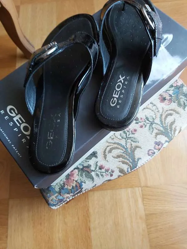 Sandale schwarz Lackleder Geox 37