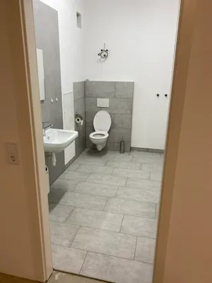 Gewerbeimmobilie mieten in Wels-Land – 250 m², € 1.800 – Bild 3 von 3