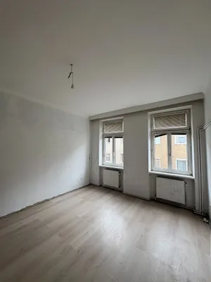 Großzügige 4-Zimmer-Altbauwohnung mit ca. 103 m² in 1160 Wien