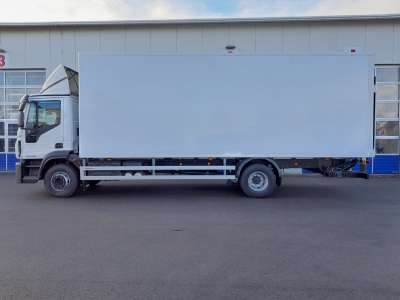 IVECO Eurocargo ML160E28/P mit Sandwich-Trockenfracht Koffer LKW über 3,5t