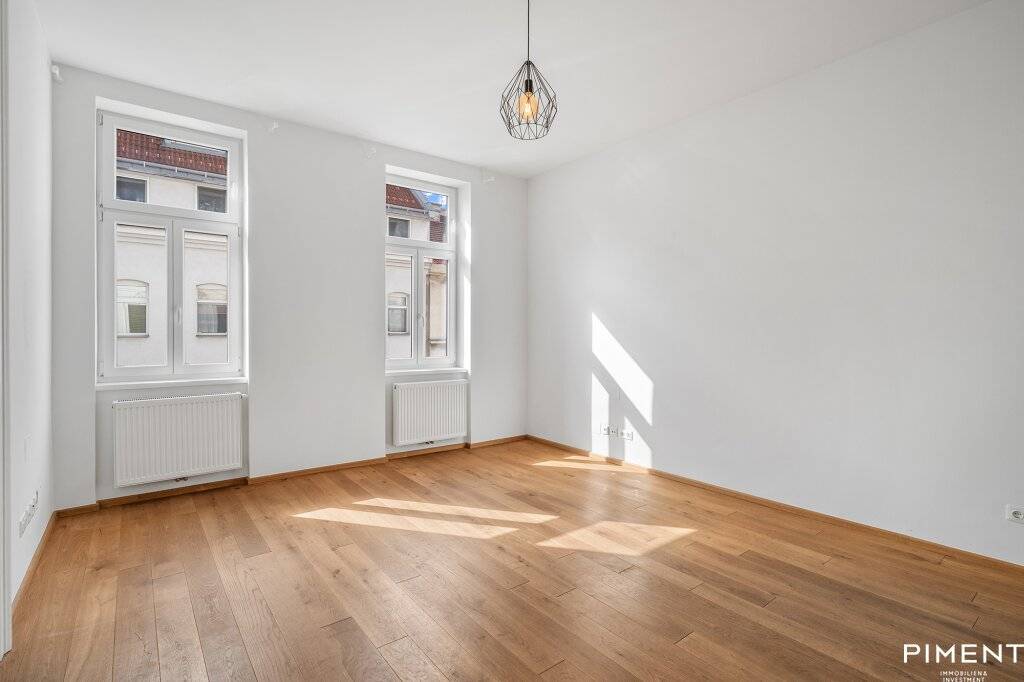 Wunderschöne 4-ZIMMER-ALTBAUWOHNUNG mit Balkon nahe Schlossquadrat - Ansicht 3