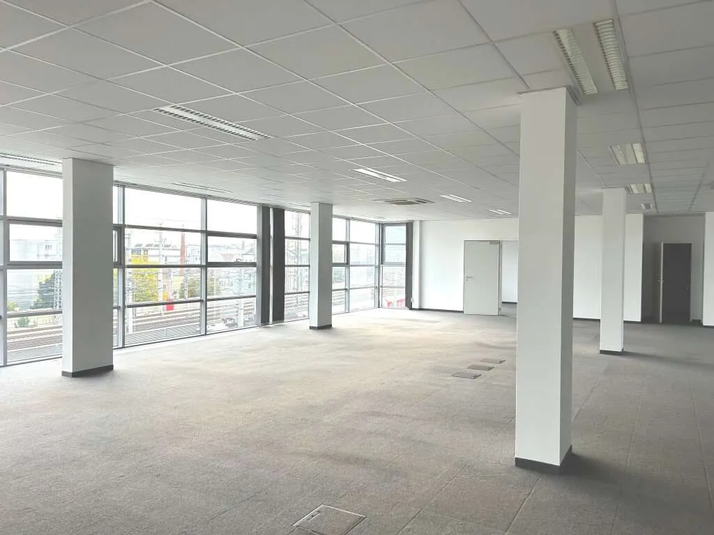 Modernes Büro auf 326m² in zentraler Linzer Lage - ideal für Praxis oder Bürogemeinschaft! - Ansicht 3