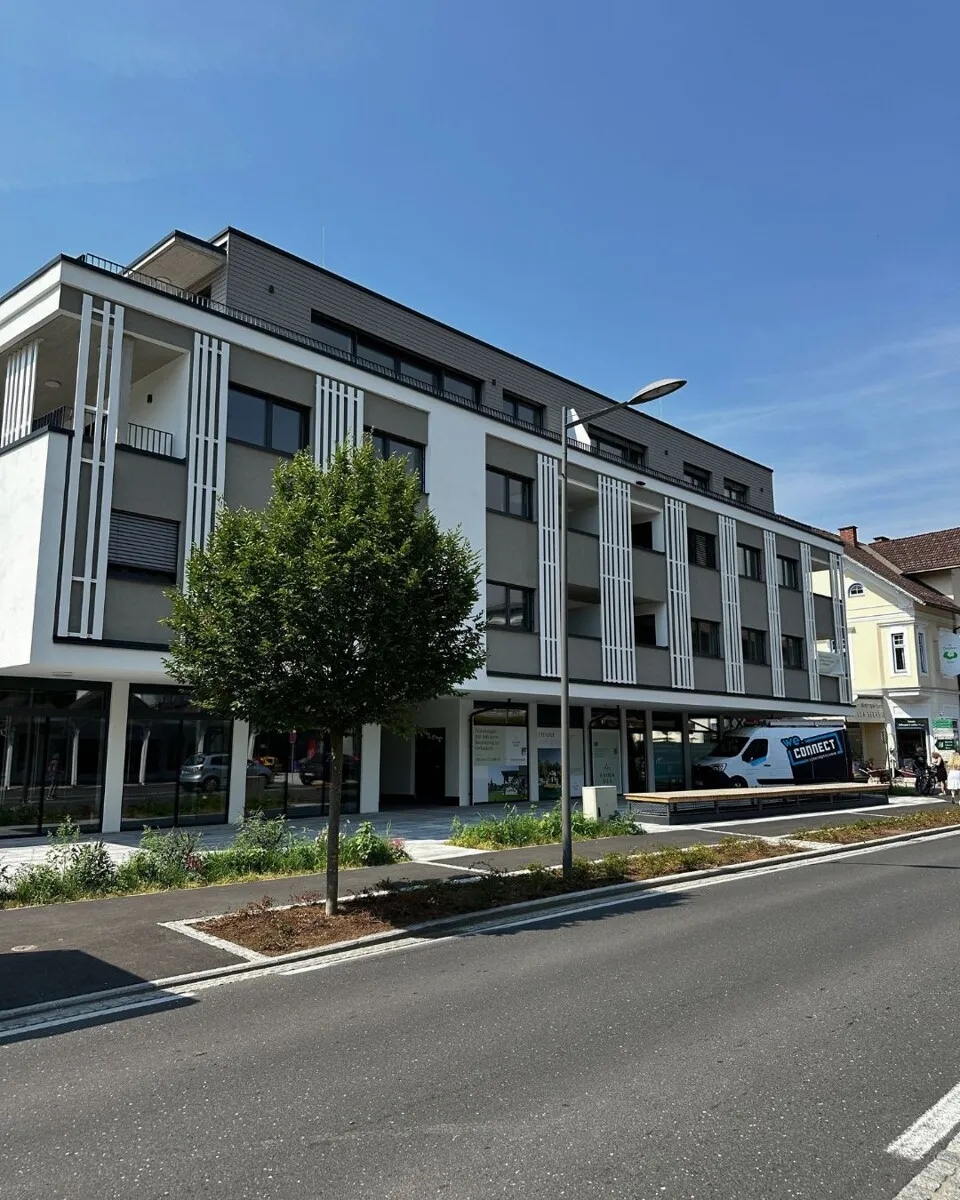 EXKLUSIVES PENTHOUSE am Wörthersee - teilmöblierte Luxuswohnung mit priv. Seezugang und Boje ! - Ansicht 2
