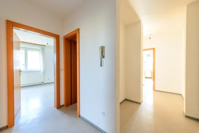 3-Zimmer-Wohnung kaufen in Gmunden – 97 m², € 268.000 – Bild 2 von 16