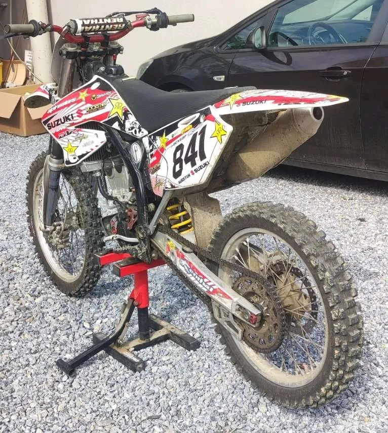 Suzuki RM