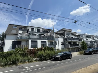 Top Floor Apartment with A/C and Terrace near VIC
