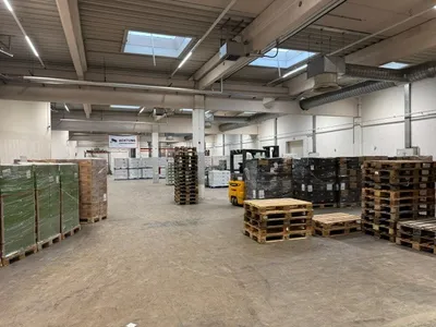 1-Zimmer-Gewerbeimmobilie mieten in Salzburg Stadt – 900 m², € 11.500