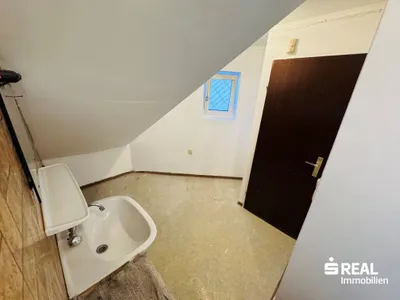 Gewerbeimmobilie kaufen in Gmunden – 42 m², € 125.000 – Bild 6 von 11