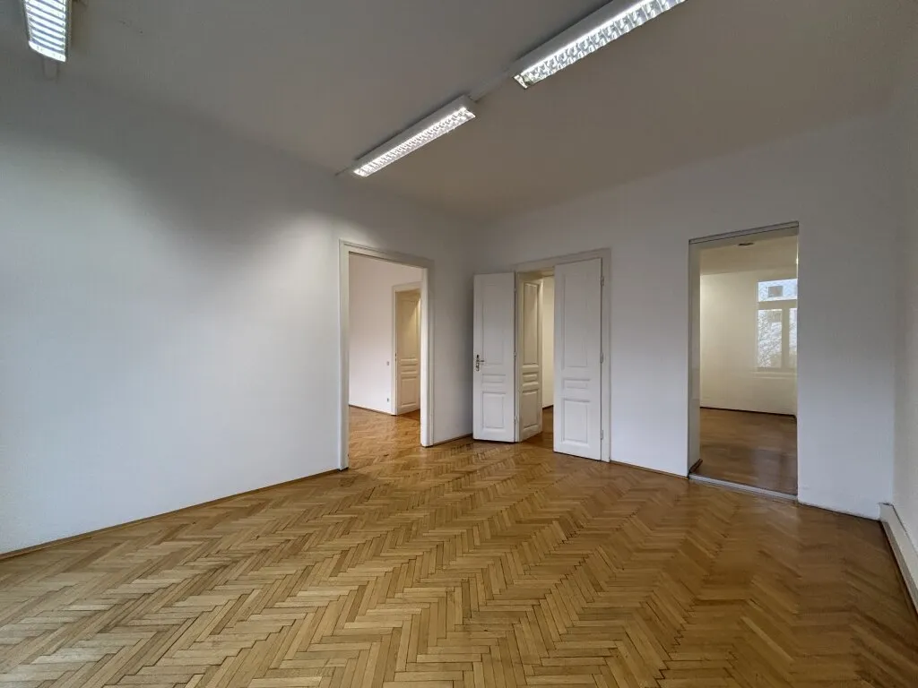 1060! Altbaubüro mit Balkon direkt auf der Mariahilfer Straße! - Ansicht 2