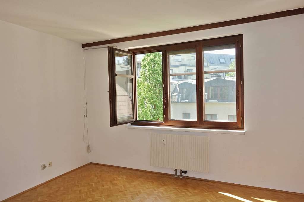 Ruhige und helle Wohnung im 13. Bezirk für ein paar oder WG geeignet, Heizung und Warmwasser in der Miete inkludiert, Wien