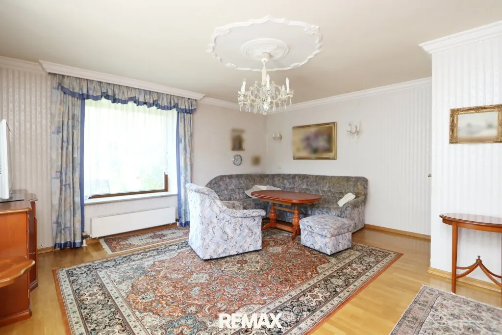 Zweifamilienhaus mit großem Potenzial in begehrter Wohnlage von Wels - Widok 3