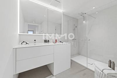 44. Etage - Hoch oben mit Weitblick: DC2 Tower: SKY RESIDENCES – Bild 3