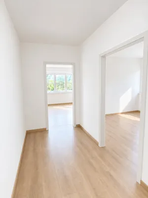 3-Zimmer-Wohnung mieten in Neunkirchen – 75 m², € 785 – Bild 2 von 11