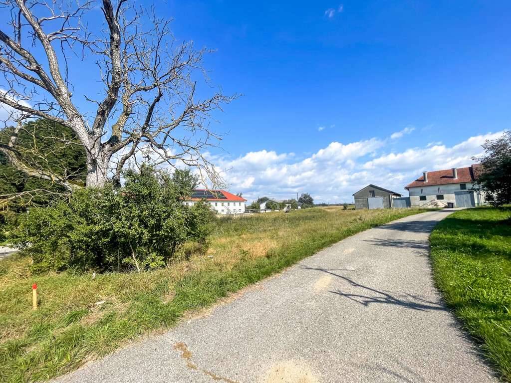 "Ihr Traum vom Eigenheim: Sonniges Baugrundstück in ruhiger Naturlage bei Ennsdorf" ca. 843 m² - Ansicht 2